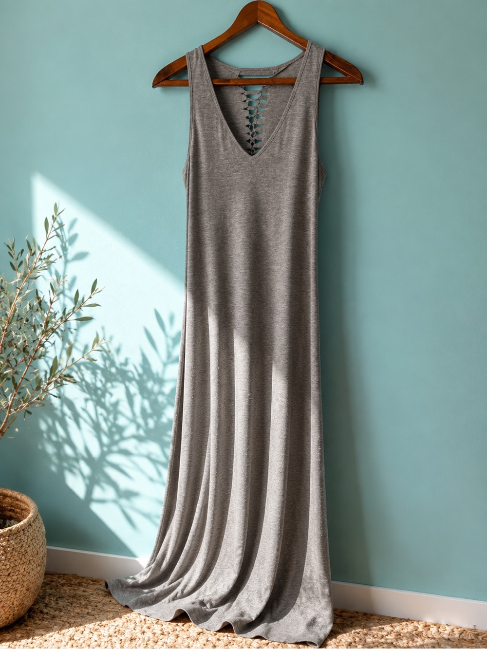 Heartloom Gray Sleeveless Maxi Dress Cutout Back V-Neck Size Medium